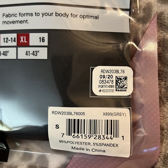 (2) Reebok Small Ladies Base Layer Crews NWT Grey and Black - Picture 4 of 5